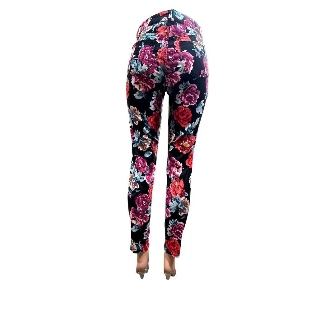Chicos Floral Skinny Jeggings Pants Ankle Black Red Vibrant Roses Stretch Size 4 - Picture 3 of 13